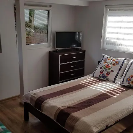 Dom Goscinny Maly Dworek 酒店 波别罗沃